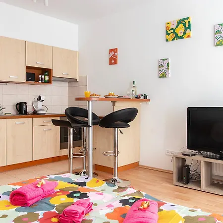 Corvin Gem2 With Parking Apartament