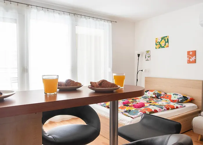 Corvin Gem2 With Parking Apartament