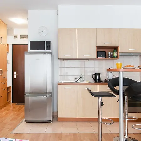 Corvin Gem2 With Parking Apartament Budapeszt